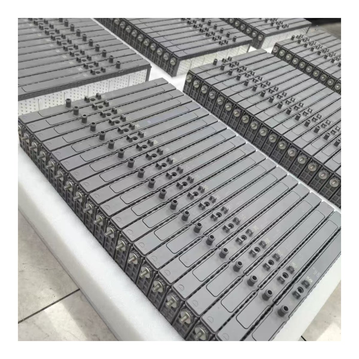 丰田混动汽车镍氢电池替换包 — Toyota Prius ZVW30 (2009-2015) 201.6V 28 modules. Brand-new NiMH hybrid battery pack with factory QC, drop-in fit for OE#G9510-47062. 12-mo warranty. Wholesale from LIANLI.